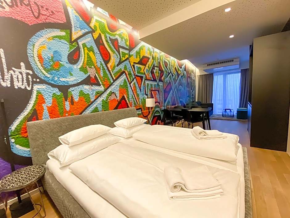 Blackhome Graz I contactless check-in