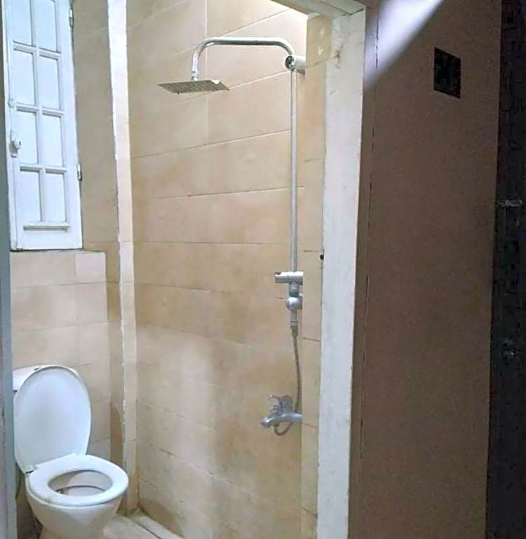 Grand Safari Hostel