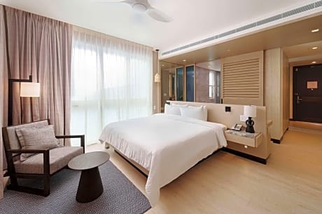 King Deluxe Room with Resort View