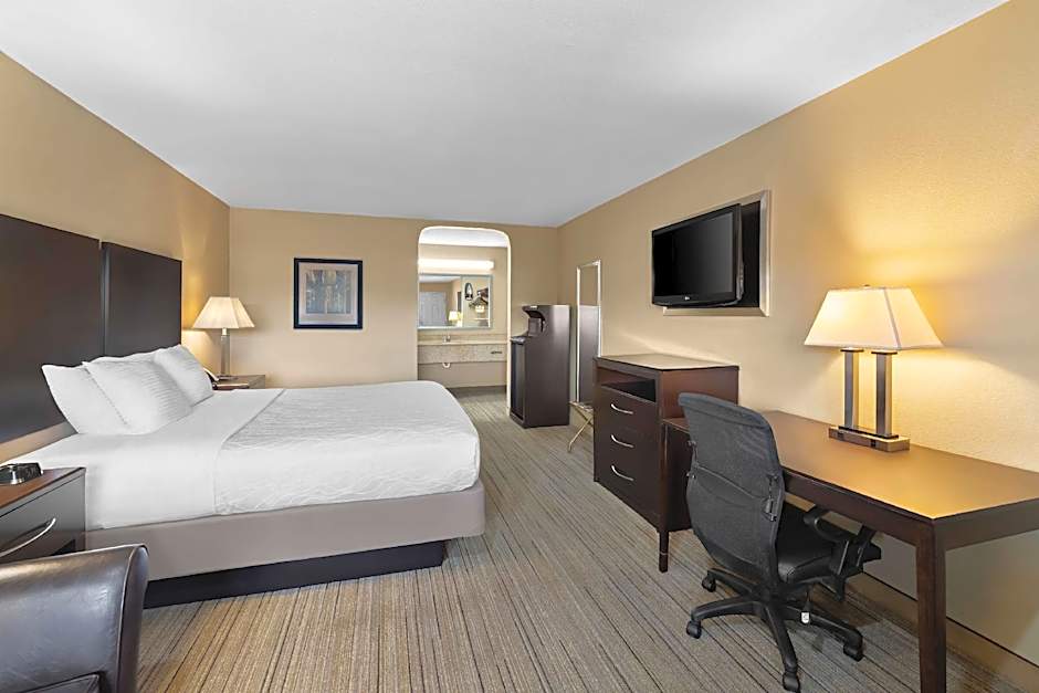 Best Western Cedar Inn