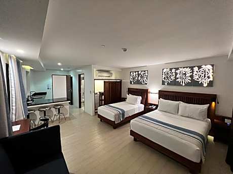 Family Room with Sea View