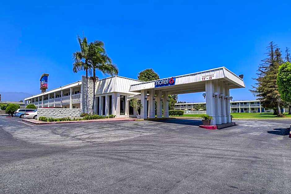 Motel 6 Claremont, CA