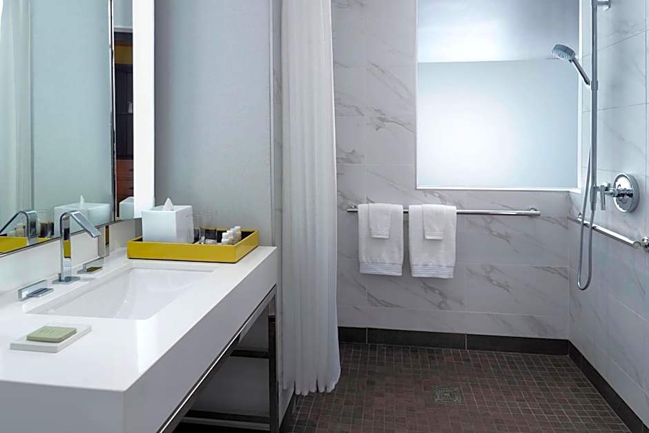 Renaissance by Marriott Atlanta Airport Gateway Hotel