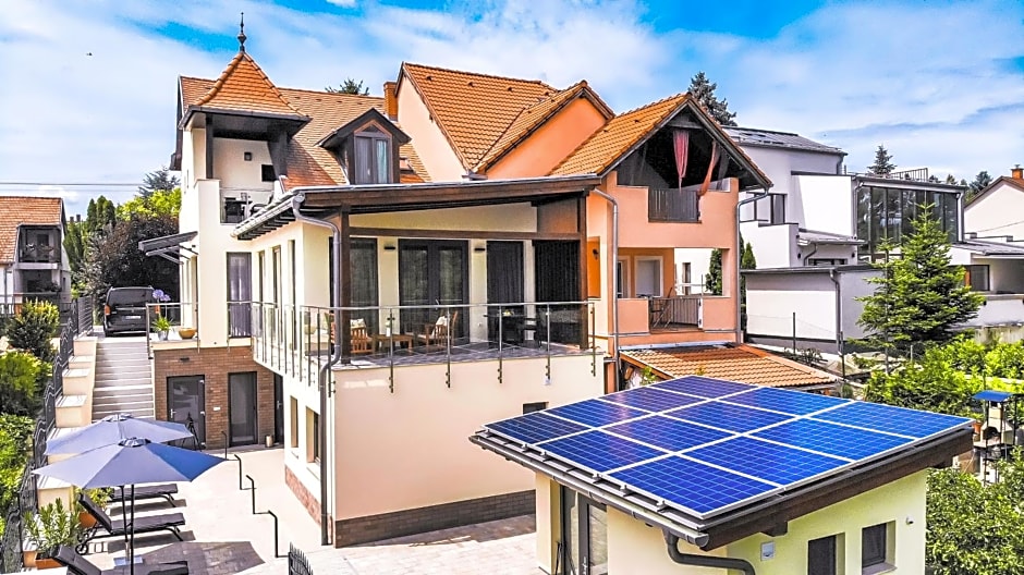 Kiss-Henézi Guest House