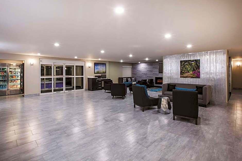 La Quinta Inn & Suites by Wyndham Walker-Denham Springs
