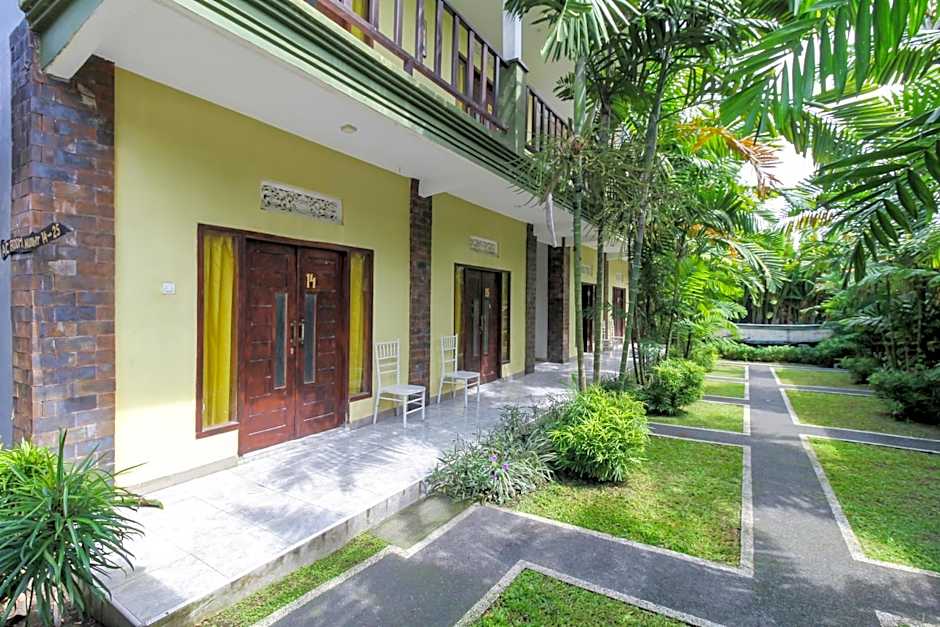 RedDoorz at Saren Anyar Homestay Lukluk