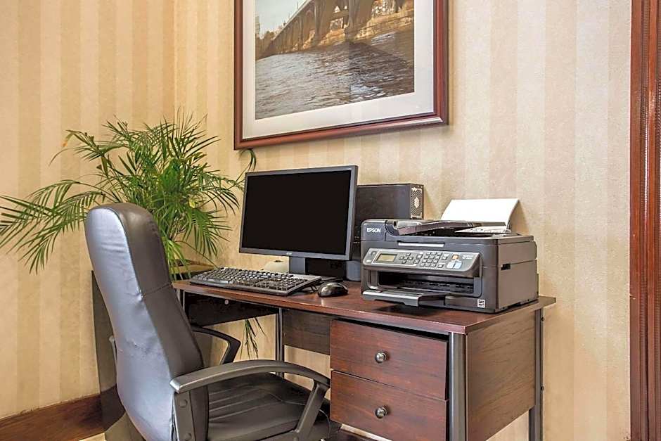 Comfort Inn & Suites Ft.Jackson Maingate