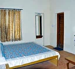 Hotel Sugandh Retreat