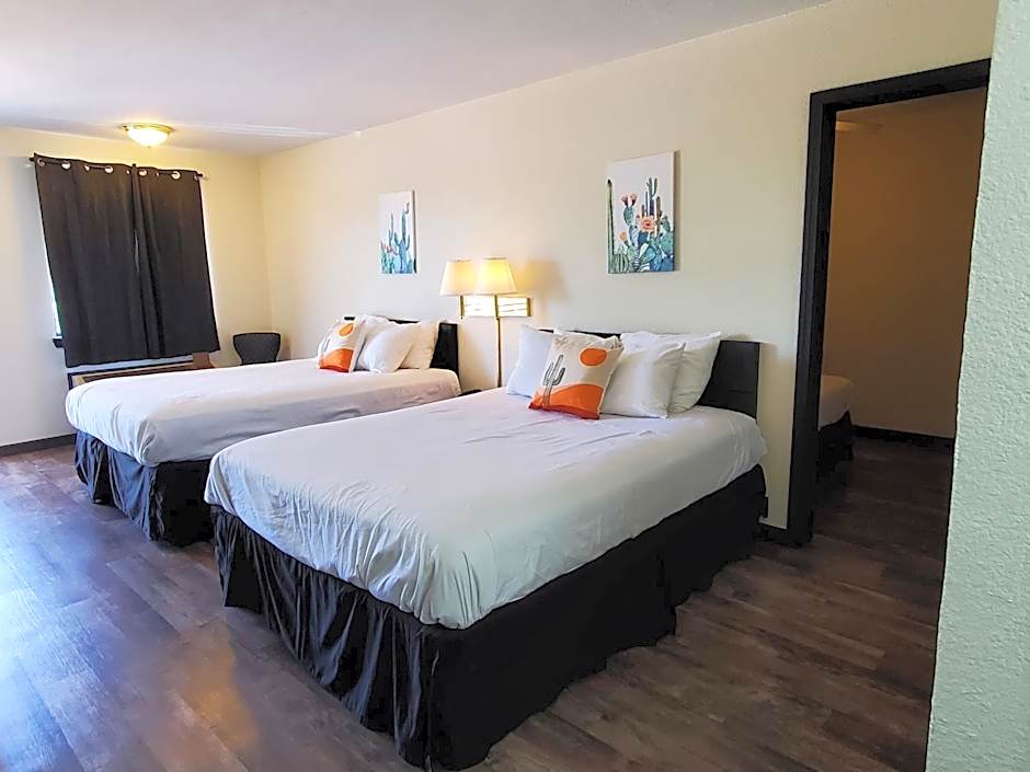 Cactus Inn and Suites