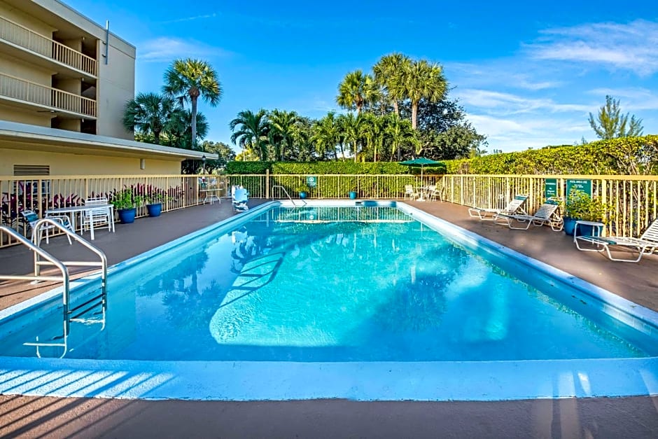 La Quinta Inn & Suites by Wyndham West Palm Beach - Florida Turn