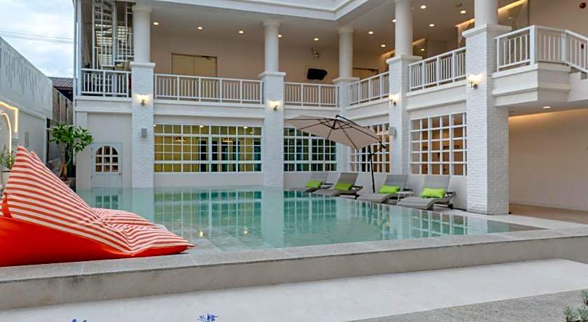 De Hug Hotel and Residence
