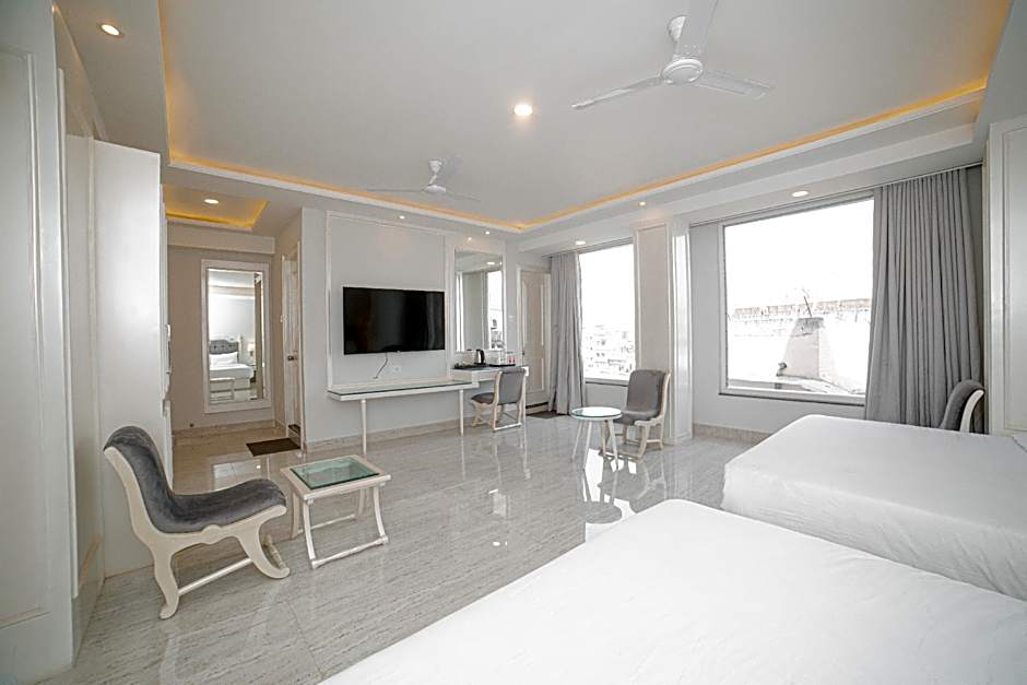 Photo 1 of 8 of Family Suite