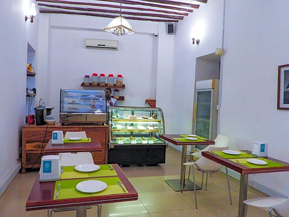 Maru Maru Hotel