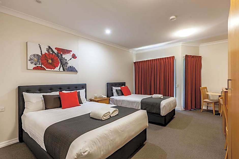 Eastgate on the Range Motel