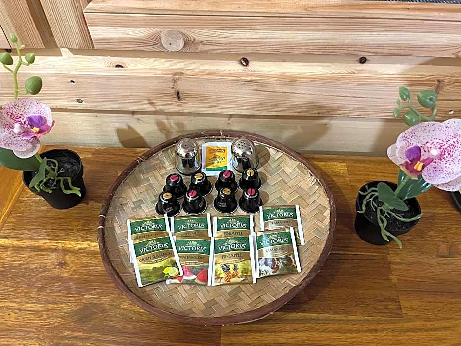 Les Chalets de Marie 974- Jacuzzi SPA privatif dans le chalet , sans vis à vis , vue mer