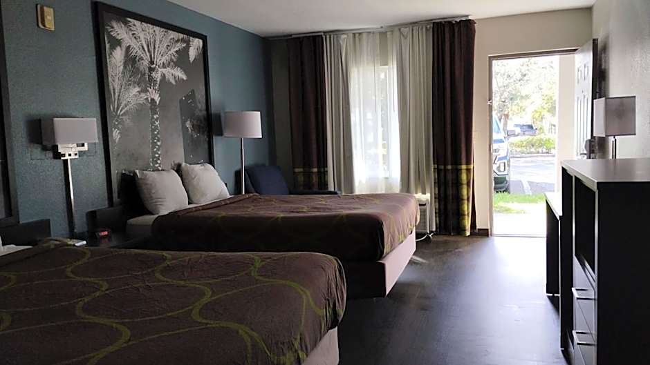 Super 8 by Wyndham Dania/Fort Lauderdale Arpt