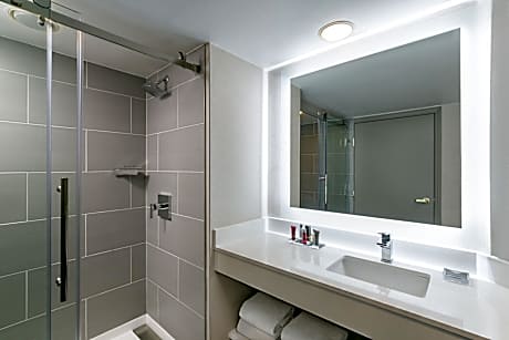 Room, 1 King Bed, Lake View