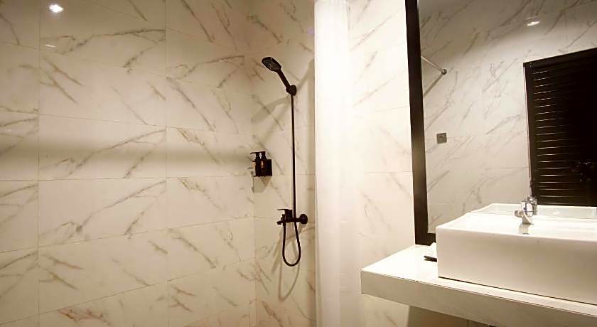 Fhandika Boutique Inc.