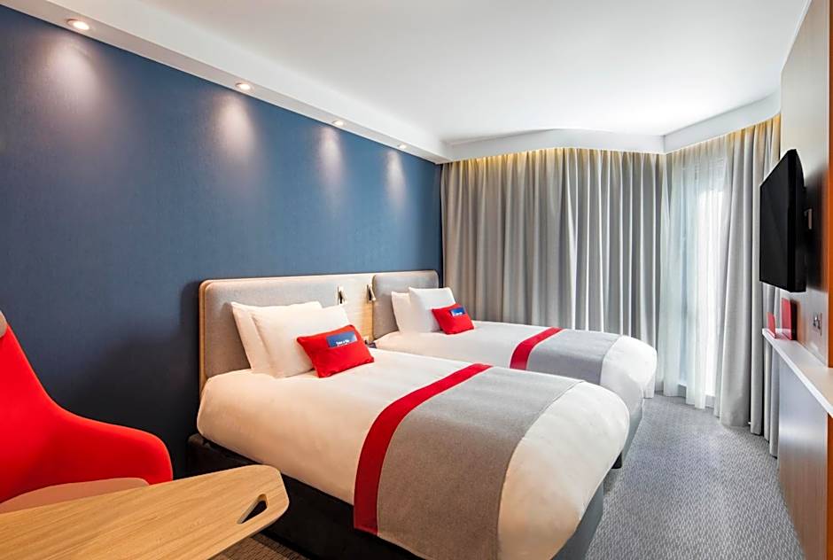 Holiday Inn Express Belfast City Queens Quarter By IHG