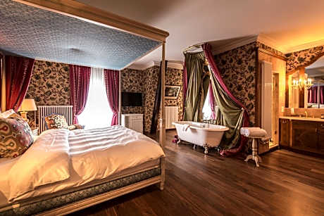 Queen Victoria Suite with Lake View