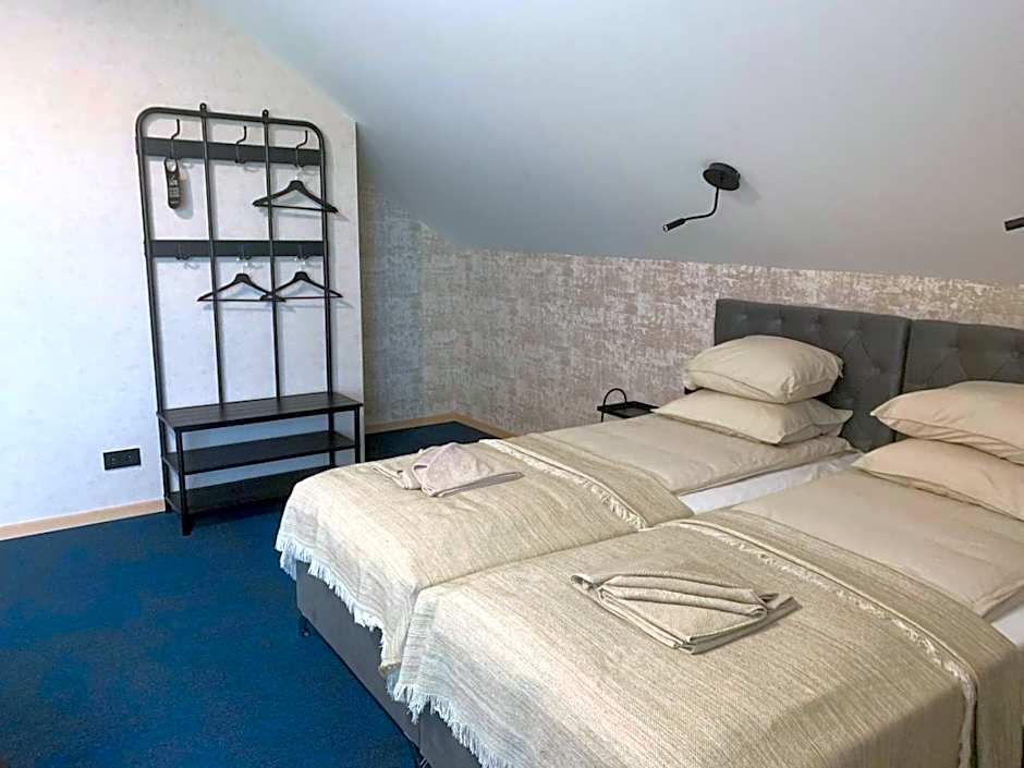 Naktsmītne - Fišers