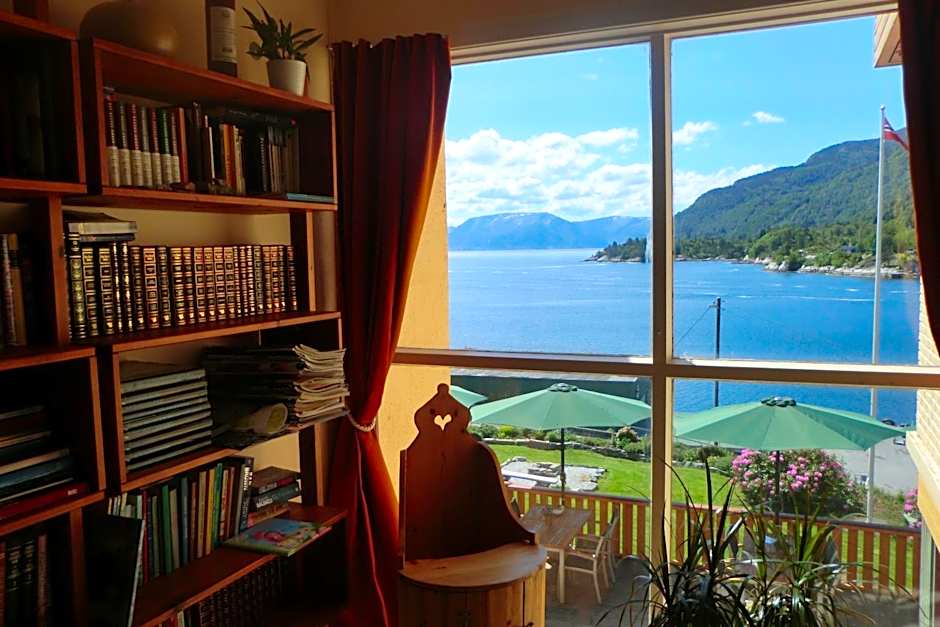 Lavik Fjord Hotel & Apartments