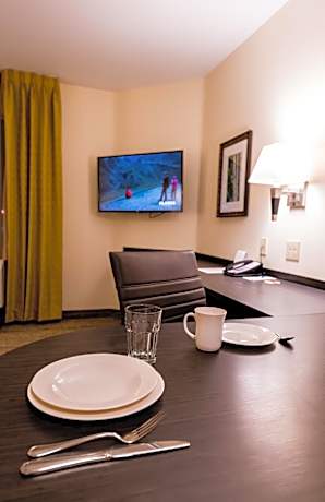 Queen Studio Suite