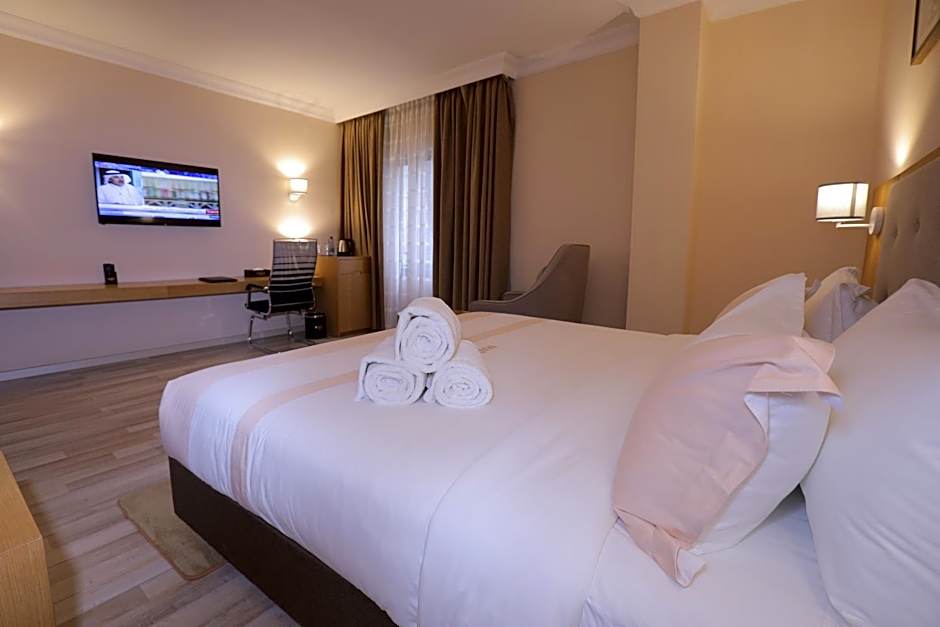 Mado Hotel