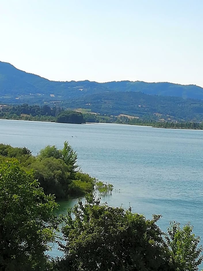 Il lago del Mugello B&B