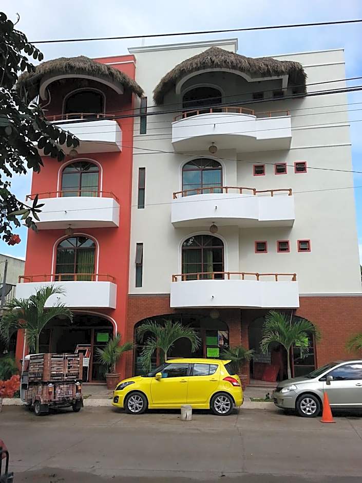 Hotel y Suites Los Encantos