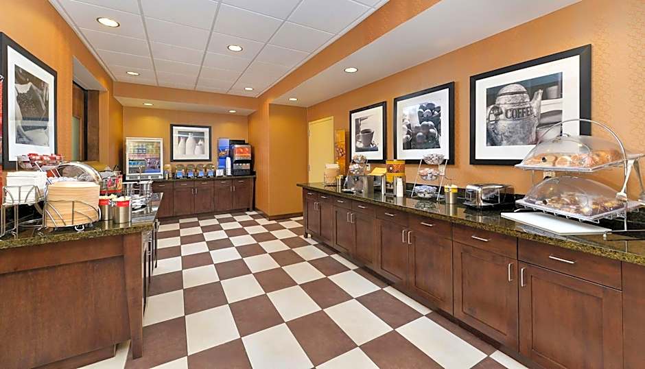 Hampton Inn By Hilton Clinton