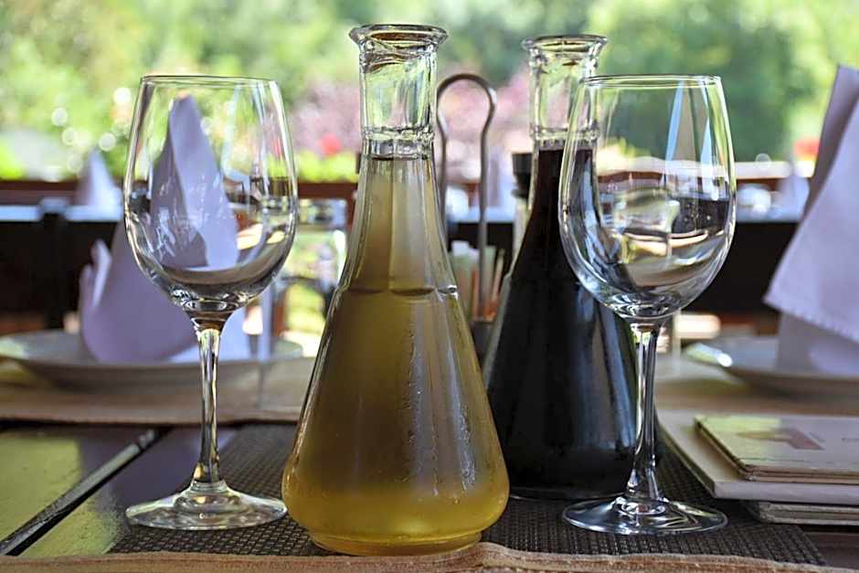 OSTROG Aparthotel KOLIBA-VLASTNIŠTVO MANASTIRA OSTROG