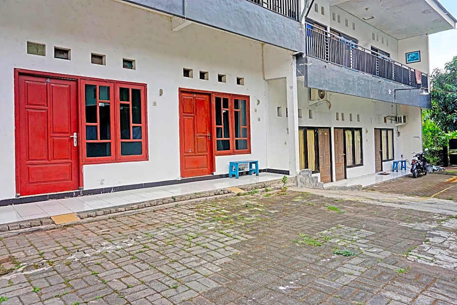 OYO Life 91896 Kost Bu Dewi Syariah