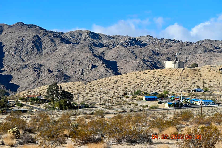 9 Palms Inn