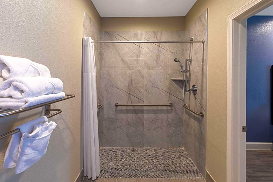 Days Inn & Suites by Wyndham La Porte