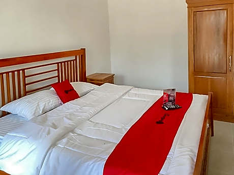 RedDoorz Resort near Darajat Garut