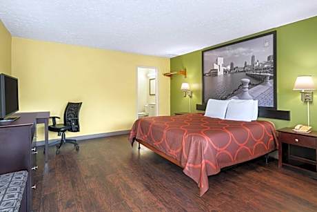 1 King Bed, Nonsmoking