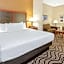 La Quinta Inn & Suites by Wyndham Midwest City - Tinker AFB