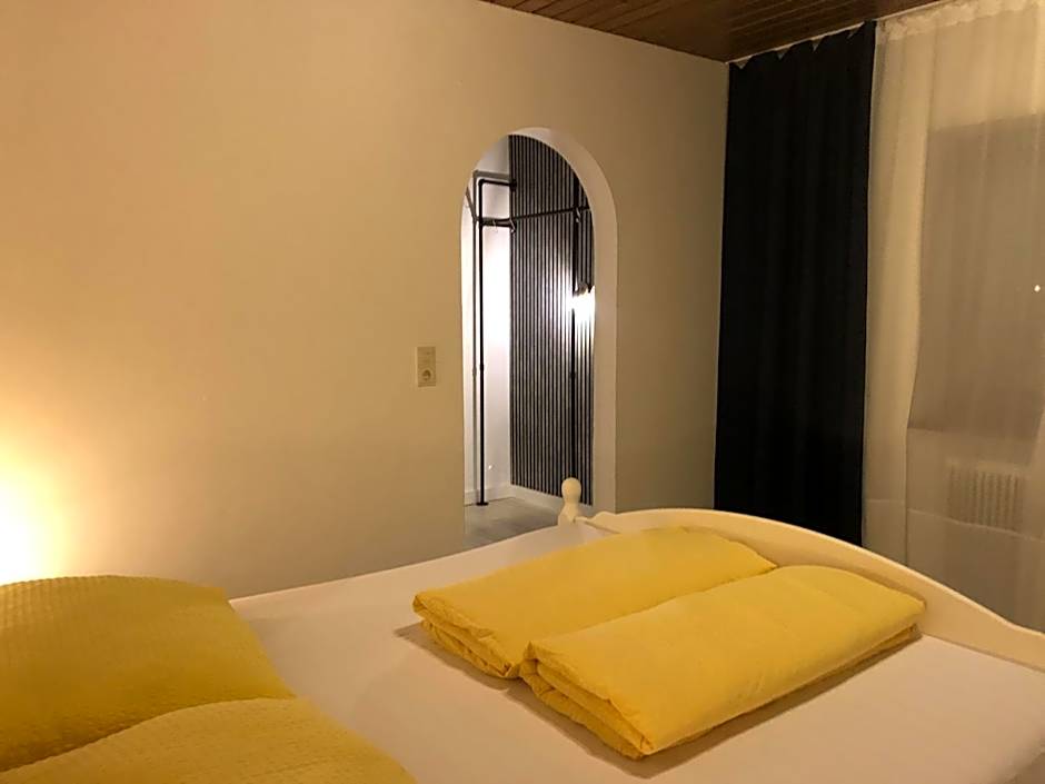 Camping & Ferienunterkünfte Steinplatte