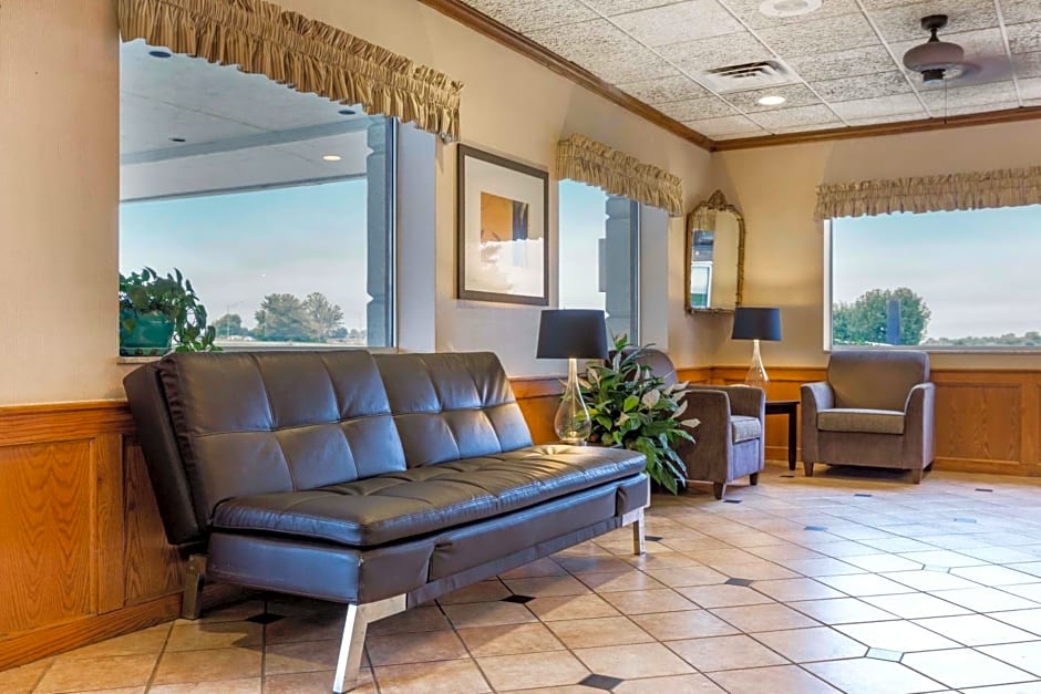 Lamplighter Inn and Suites - North