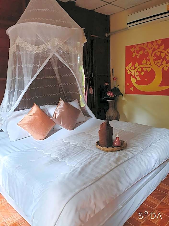 Baan Suan Phidchamika