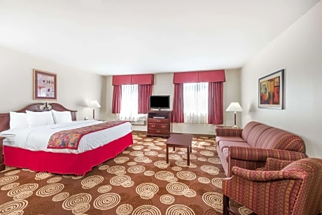1 King Bed Suite Non-Smoking