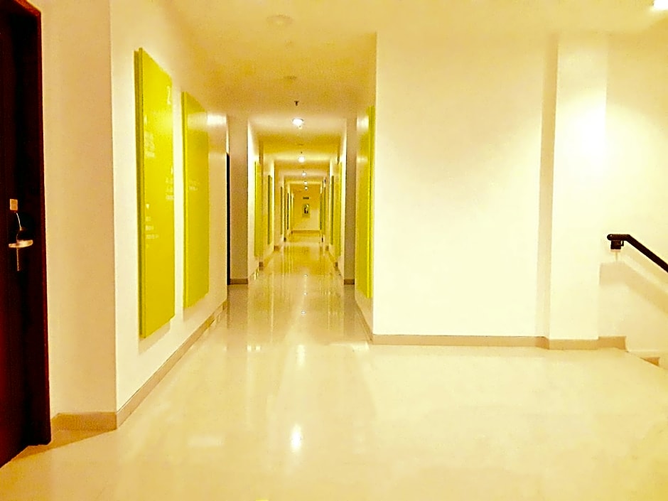 Amaris Hotel Nagoya Hill - Batam