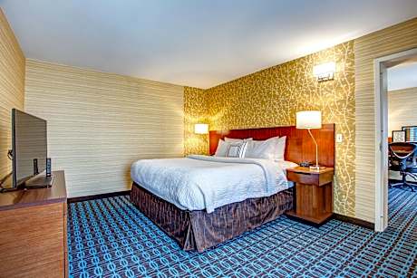 1 Bedroom Suite, 1 King, Sofa bed