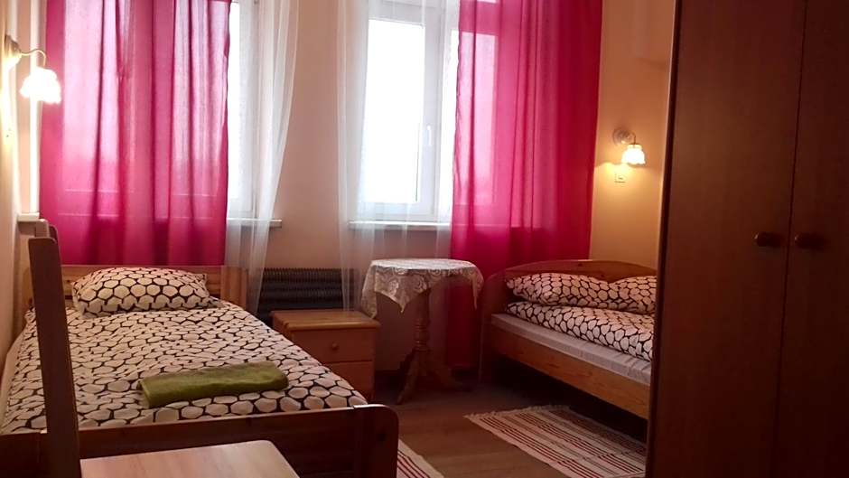 Hostel Retro