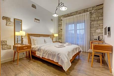 Double Room with Pool View - Ground Floor