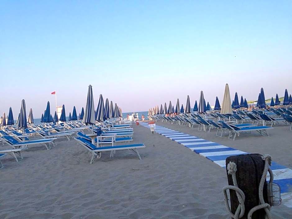 G&D Hotel Deanna Pool&Brunch