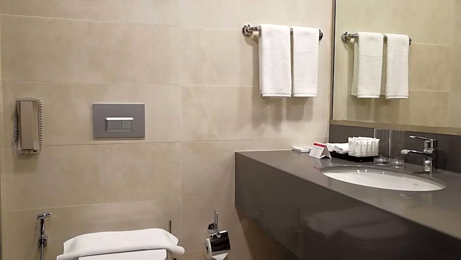 Millennium Madinah airport Hotel