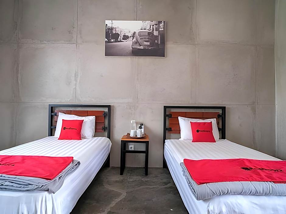 RedDoorz Syariah near Lombok Epicentrum Mall