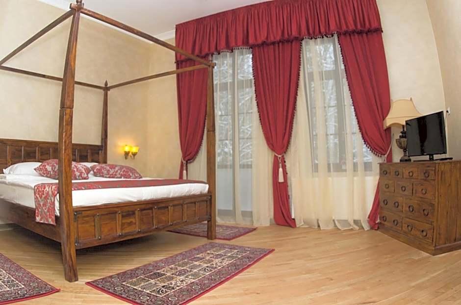 Hotel Regal 1880 - Boutique Hotel in Parcul Central Sinaia